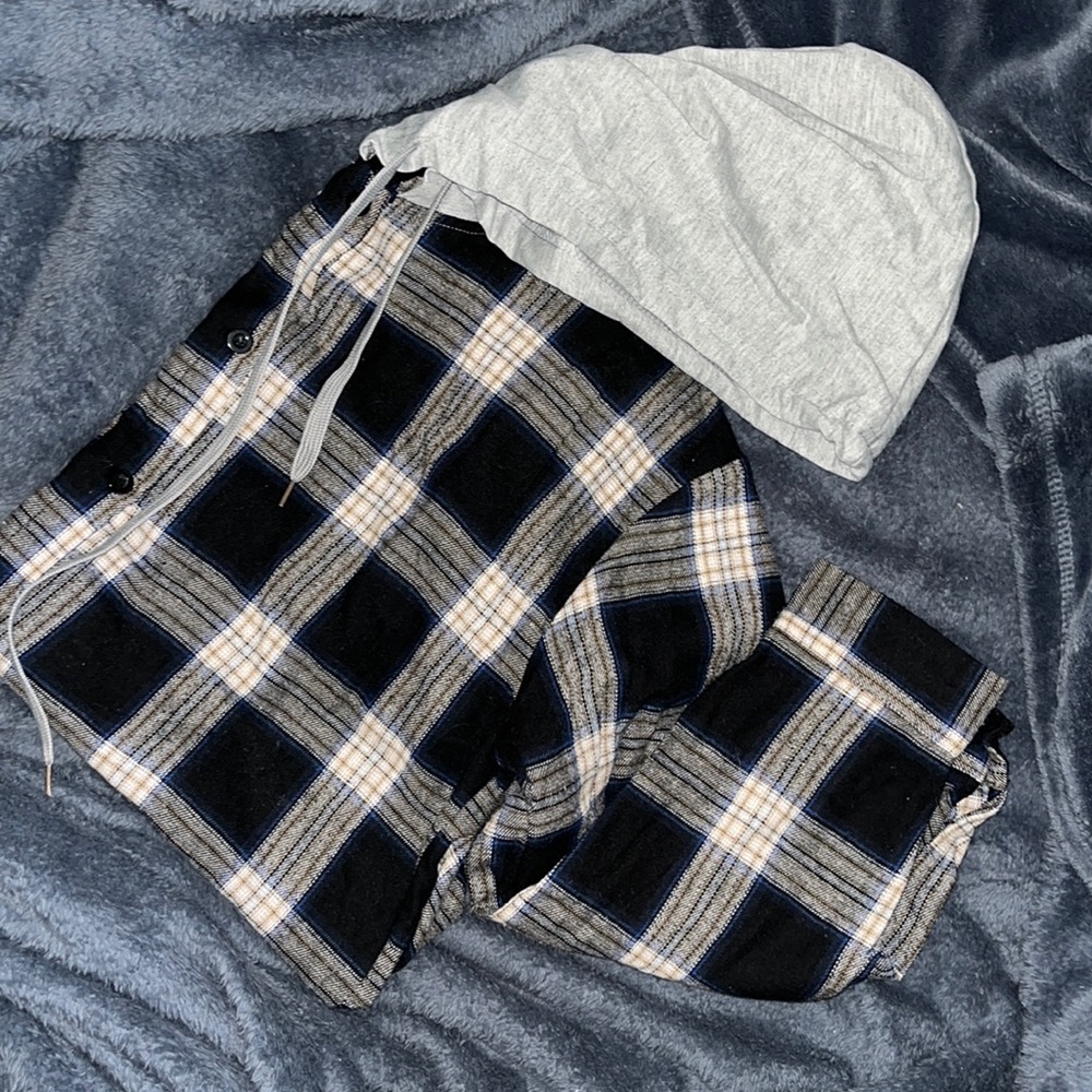 Long sleeve Flannel w/ hood